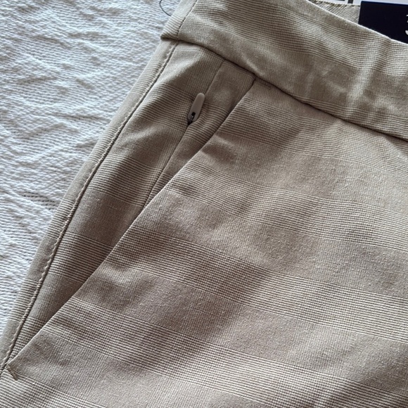 BNWT Hang Ten Men's Tan Hybrid Shorts - Picture 3 of 12